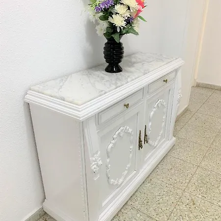 Bright And Modern 3 Bedroom With Balcony E3ev Apartment