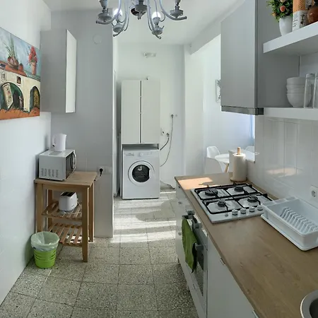Bright And Modern 3 Bedroom With Balcony E3ev *